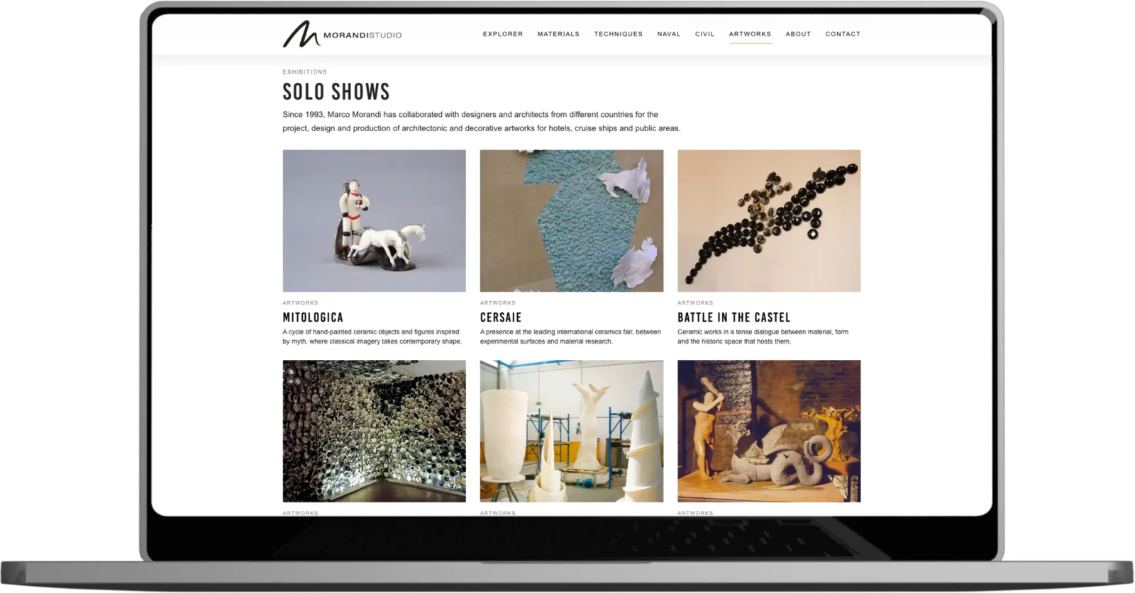 Sito Morandistudio su laptop: pagina Solo Shows con le opere in ceramica